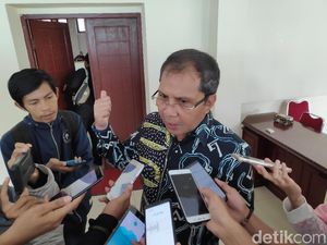 Makassar Jorok karena Spanduk Caleg, Walkot: Kita Bersihkan Segera Makassar Jorok karena Spanduk Caleg, Walkot: Kita Bersihkan Segera