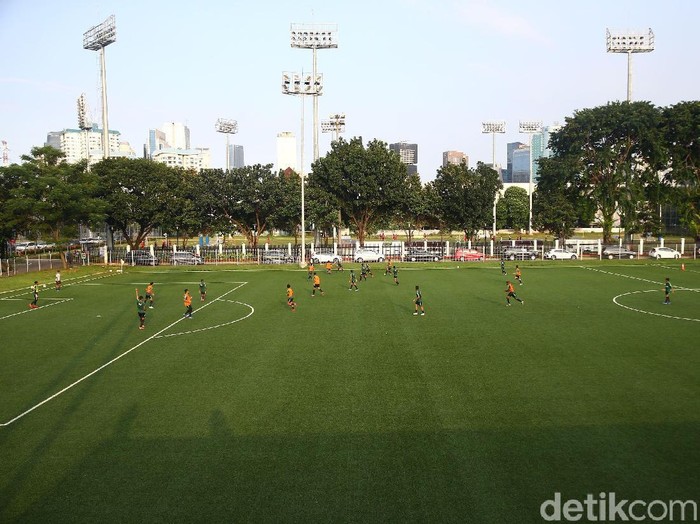 Sesi Latihan Terakhir Timnas U-22

Tim nasional U-22 Indonesia menggelar sesi latihan terakhir di Lapangan ABC, Kompleks Gelora Bung Karno, Jakarta, Kamis (14/2/2019). Sesi latihan yang diikuti 23 pemain ini merupakan sesi latihan terakhir jelang TImnas U-22 mengikuti ajang Piala AFF U-22 2019 di Kamboja, yang berlangsung pada 17-26 Februari. Grandyos Zafna/detikcom