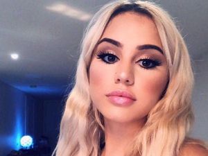 Selebgram Nekat Lempar Kursi dari Jendela Lantai 45 Apartemen Demi Konten