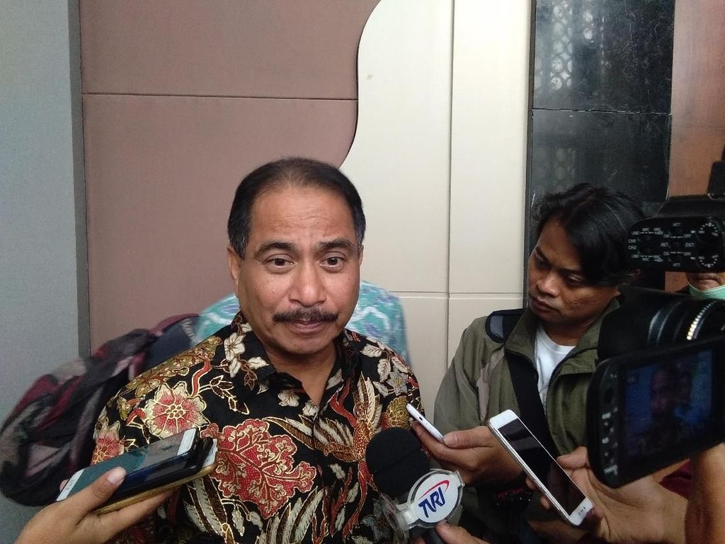 Menpar: Monopoli Avtur Akan Dicabut, Harga Tiket Harus Turun Menpar: Monopoli Avtur Akan Dicabut, Harga Tiket Harus Turun