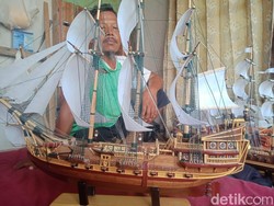 Kreatif! Nelayan Pangandaran Rakit Minatur Pinisi