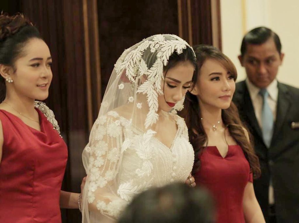 Tak Punya Pekerjaan, Nana Cari Uang untuk Ganti Biaya Nikah dengan Bella Luna Tak Punya Pekerjaan, Nana Cari Uang untuk Ganti Biaya Nikah dengan Bella Luna
