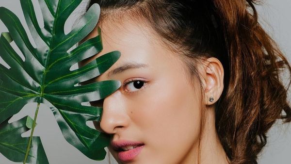 Berparas Cantik, Mawar Eva de Jongh Juga Doyan Cicip Makanan