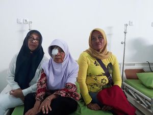 Demi Operasi Katarak Gratis, Sunarsih Tempuh 460 Km dengan Bus