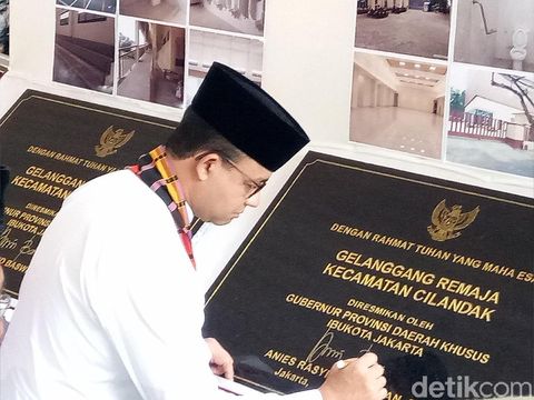 Anies Pastikan GOR Milik DKI Jakarta Gratis untuk Siswa Penerima KJP