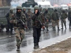 Baku Tembak di Kashmir, 5 Orang Tewas