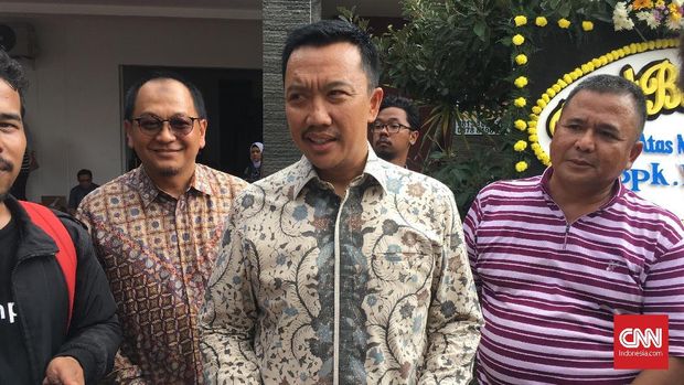 Imam Nahrawi menyebut rangkap jabatan Ketua PSSI tidak masalah.