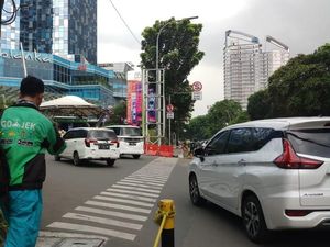 Tak Terima Ditegur Sekuriti, Puluhan Driver Ojol Geruduk Mal Kokas