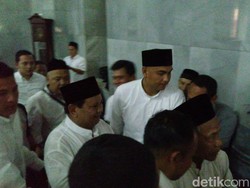 Ada Teriakan Prabowo Presiden Usai Salat Jumat di Semarang