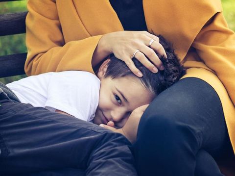 Tips Menghadapi dan Mengembangkan Bakat Anak Pemalu & Pendiam