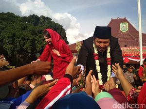 Tugas Baru Arumi Bachsin Sebagai Istri Wakil Gubernur Jatim