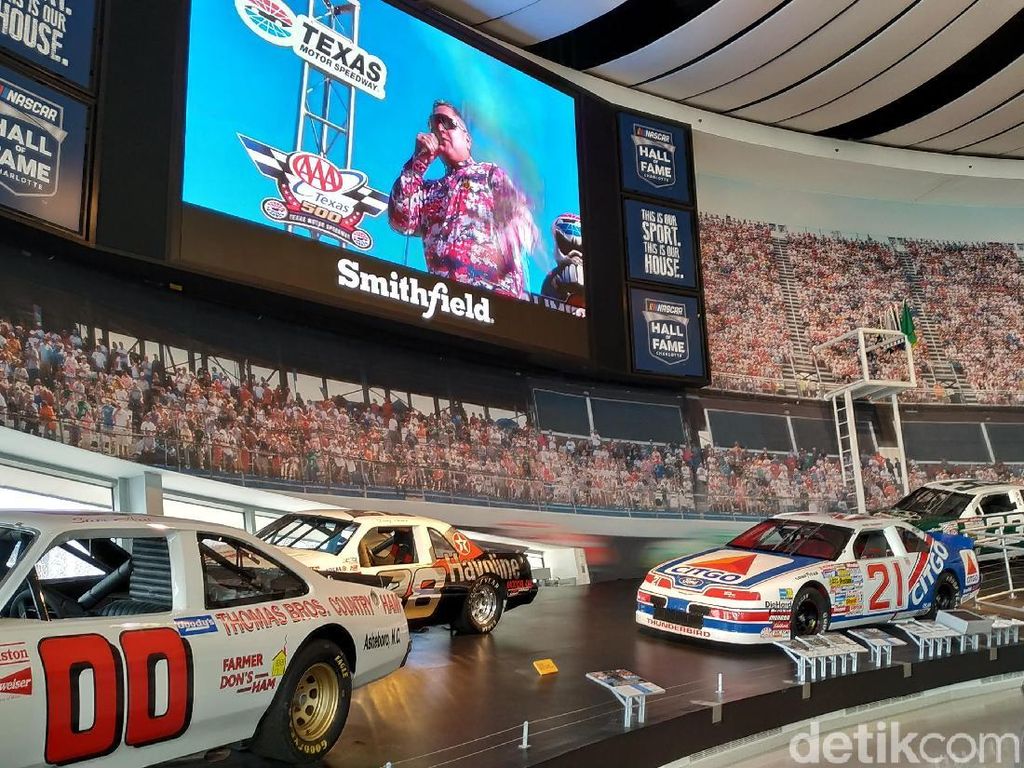 Sebelum NBA All Star, Jalan-Jalan Dulu ke NASCAR Hall of Fame