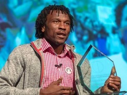 Pengungsi Asal Sudan di Pulau Manus Terima Penghargaan HAM di Swiss