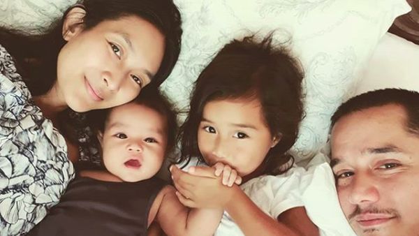 Momen Manis Publik Figur Rayakan Hari Valentine