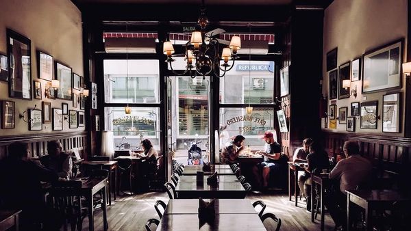 10 Coffee Shop Dunia Ini Tawarkan Suasana Hangat dan Nyaman