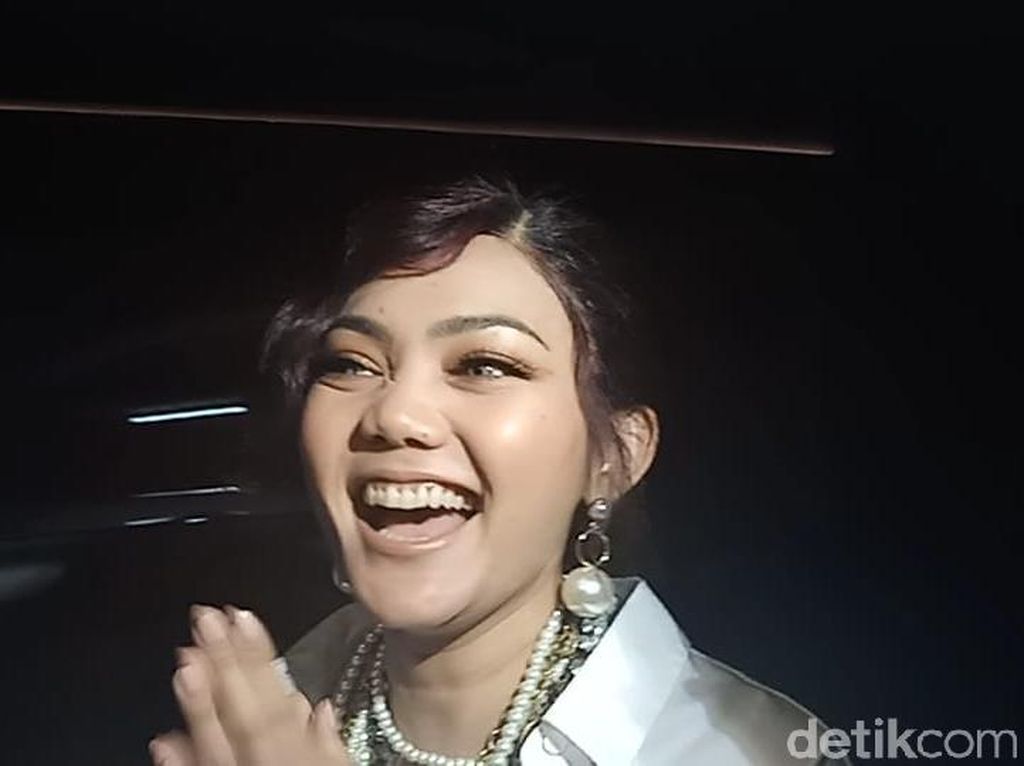 Reaksi Rina Nose yang Masih Diserang soal Kehidupan Pribadi Reaksi Rina Nose yang Masih Diserang soal Kehidupan Pribadi