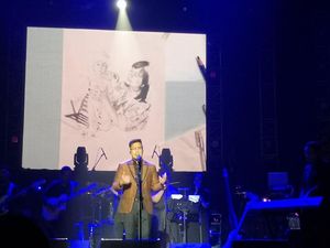 Ebiet G. Ade Bangga Adera Bisa Sukses Tanpa Bawa Namanya Ebiet G. Ade Bangga Adera Bisa Sukses Tanpa Bawa Namanya