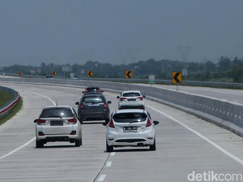 Pertamina Tambah SPBU Permanen dan Sementara di Tol Trans Jawa Pertamina Tambah SPBU Permanen dan Sementara di Tol Trans Jawa