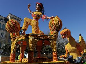 Melihat Festival Unik di Kota Produsen Lemon Utama di Prancis