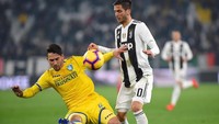 Juventus terlalu tangguh untuk Frosinone. Tim asuhan Massimiliano Allegri dominan dengan penguasaan bola mencapai 60 persen. Foto: Massimo Pinca/Reuters)