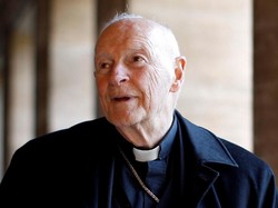 Paus Fransiskus Pecat Eks Kardinal AS yang Terlibat Kekerasan Seks Anak