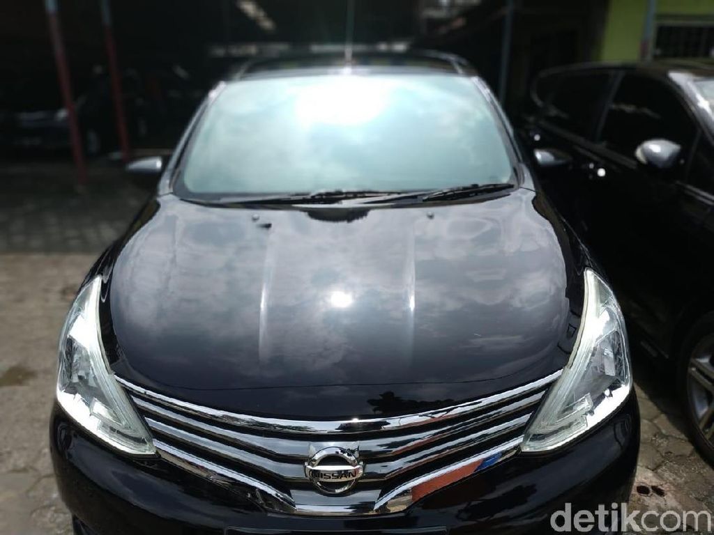 Harga Mobil Bekas Grand Livina Lebih Murah Ketimbang Avanza Harga Mobil Bekas Grand Livina Lebih Murah Ketimbang Avanza