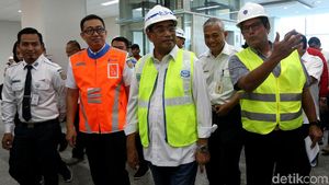 Menhub Budi Karya Tinjau Progres Revitalisasi Stasiun Manggarai