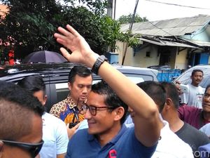 Sandiaga Jenguk Ahmad Dhani yang Ditahan di Rutan Medaeng Sandiaga Jenguk Ahmad Dhani yang Ditahan di Rutan Medaeng
