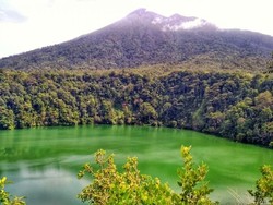 Danau Tolire: Legenda Asal Usul dan Kisah Misterinya