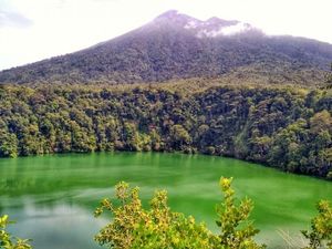 Danau Tolire: Legenda Asal Usul dan Kisah Misterinya Danau Tolire: Legenda Asal Usul dan Kisah Misterinya