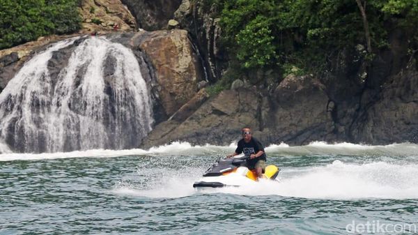 Foto: Malang Punya Surfcamp Keren di Pantai Wedi Awu
