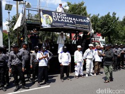 Aksi Bela Ketum PA 212 Juga Digelar di Depan Mapolresta Solo
