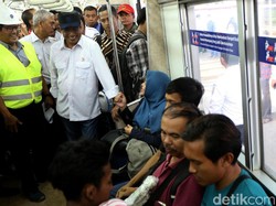 Menhub Cek Stasiun Cakung yang Terintegrasi TransJakarta