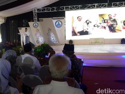 Ribuan Teman Sekolah SBY di Pacitan Doakan Kesembuhan Ani Yudhoyono