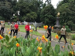 Jelang Debat dengan Prabowo, Jokowi Lari Pagi di Kebun Raya Bogor