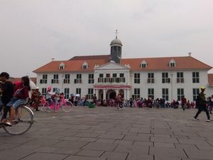 Jalan-jalan Ke Mana Hari Ini? Keliling Jakarta Aja Yuk!