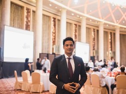 Seperti Ira Koesno, Wajah Awet Muda Tommy Tjokro Juga Dipuji Netizen