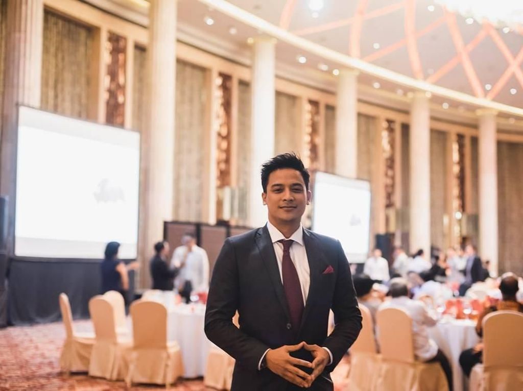 Seperti Ira Koesno, Wajah Awet Muda Tommy Tjokro Juga Dipuji Netizen Seperti Ira Koesno, Wajah Awet Muda Tommy Tjokro Juga Dipuji Netizen