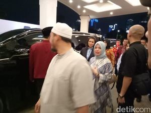 Jelang Debat Capres, Istri Sandiaga Merapat ke Hotel Sultan