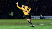 Padraig Amond mampu menjaga asa Newport County. Dia menjebol gawang City pada menit ke-88. (Foto: Rebecca Naden/Reuters)