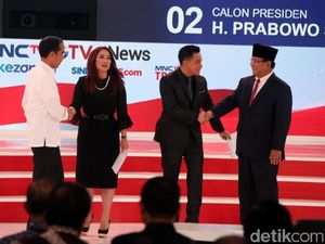 TKN: Jokowi Rileks, Prabowo Bingung