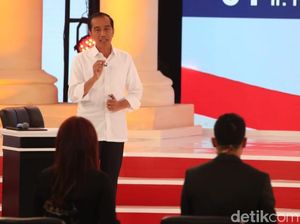 Jokowi Tangkis Serangan Prabowo soal Infrastruktur