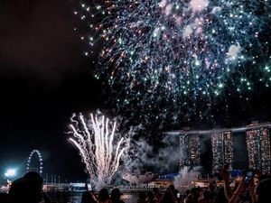 Menjelajahi 4 Negara di Negeri Merlion Menjelajahi 4 Negara di Negeri Merlion