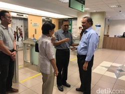 Boediono dan MS Hidayat Jenguk Ani Yudhoyono di Singapura