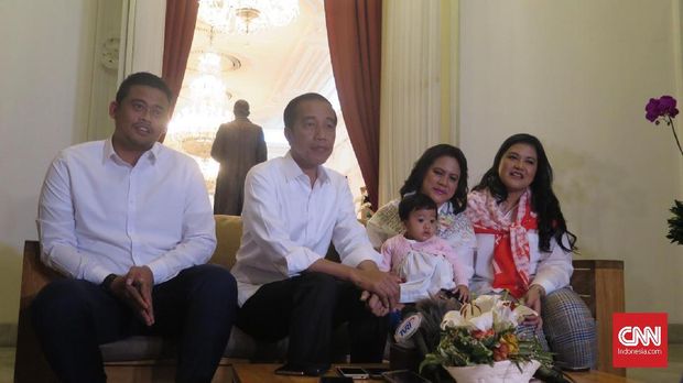 Jokowi, Cucu Kedua dan Dukungan Keluarga Jelang Debat