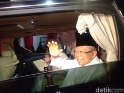 Tetap ke Acara Debat, Maruf Amin Naik Alphard