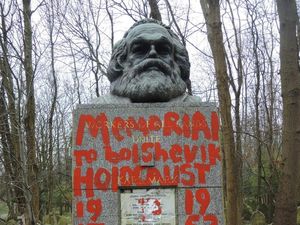 Makam Karl Marx di London Dirusak, Ditulisi Architect of Terror