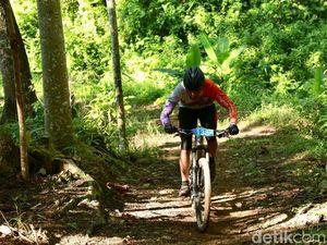 Juara Asia MTB Series Menangi Chocolate Happy Cycling Banyuwangi