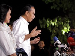 Tiba di Lokasi Didampingi Istri, Jokowi Siap Debat