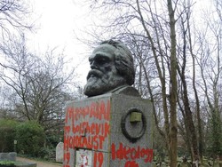 RUU KUHP: Sebarkan Paham Komunisme/Marxisme Dihukum 4 Tahun Penjara